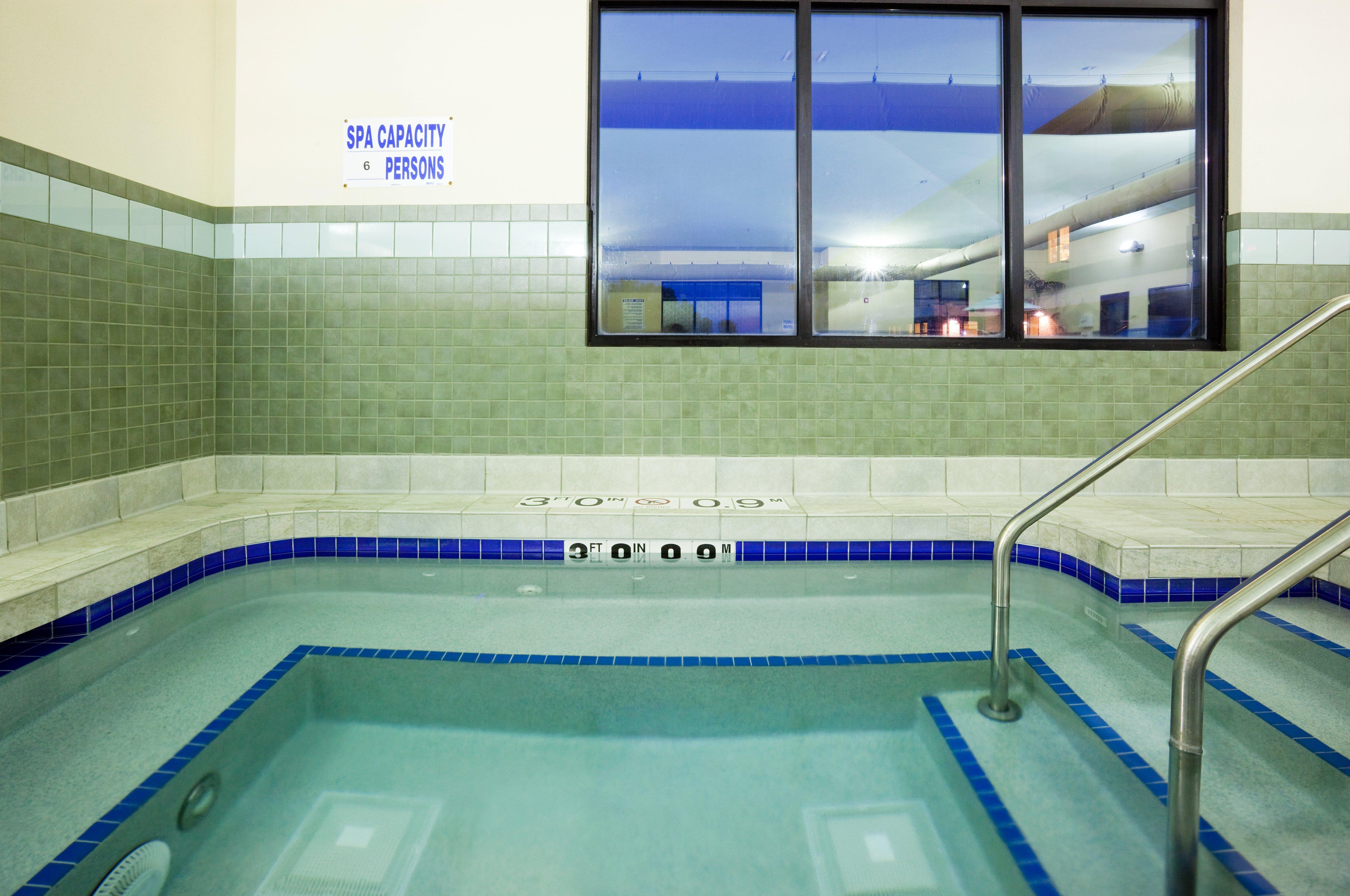 Holiday Inn Express & Suites Madison-Verona By Ihg Exterior photo