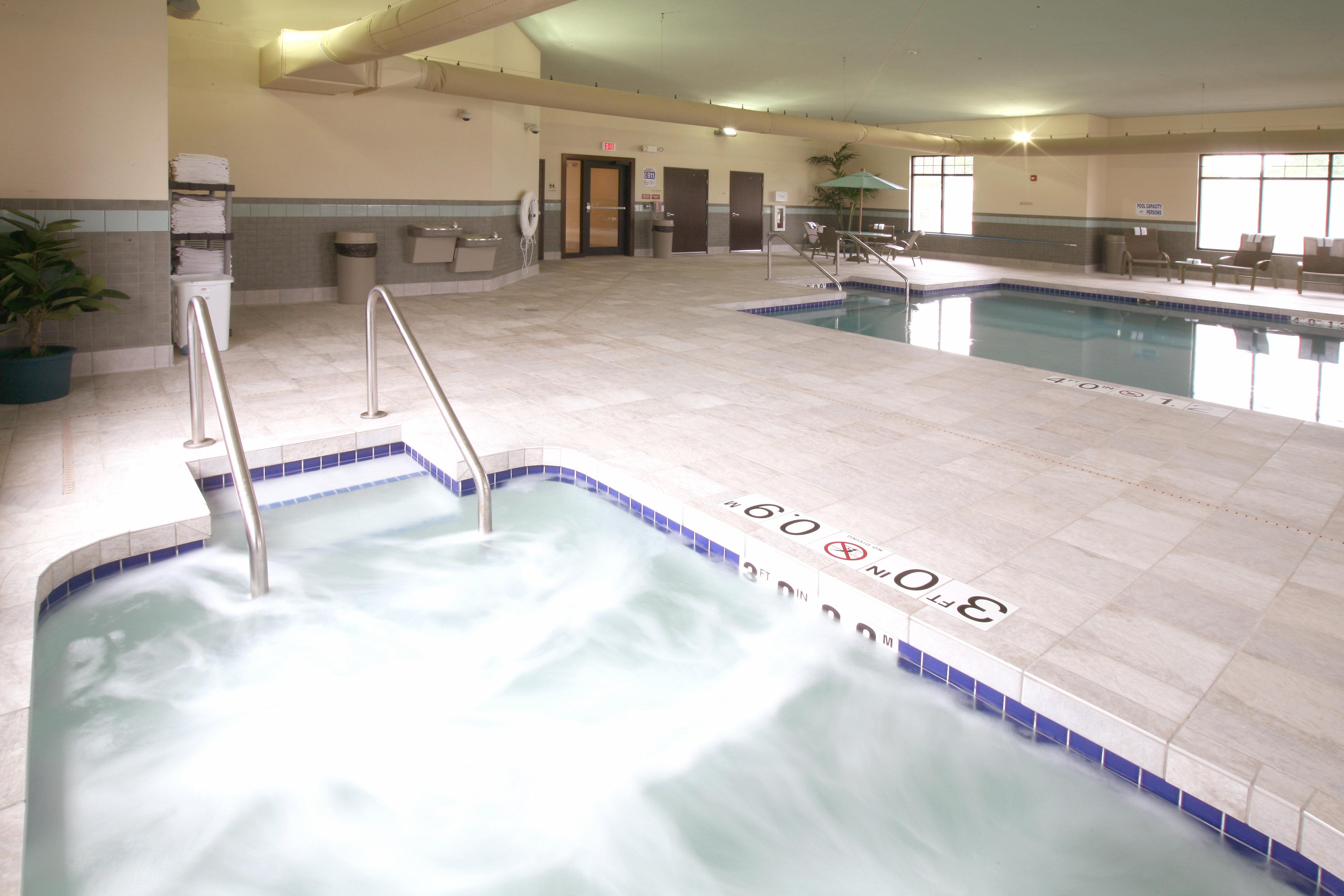 Holiday Inn Express & Suites Madison-Verona By Ihg Exterior photo