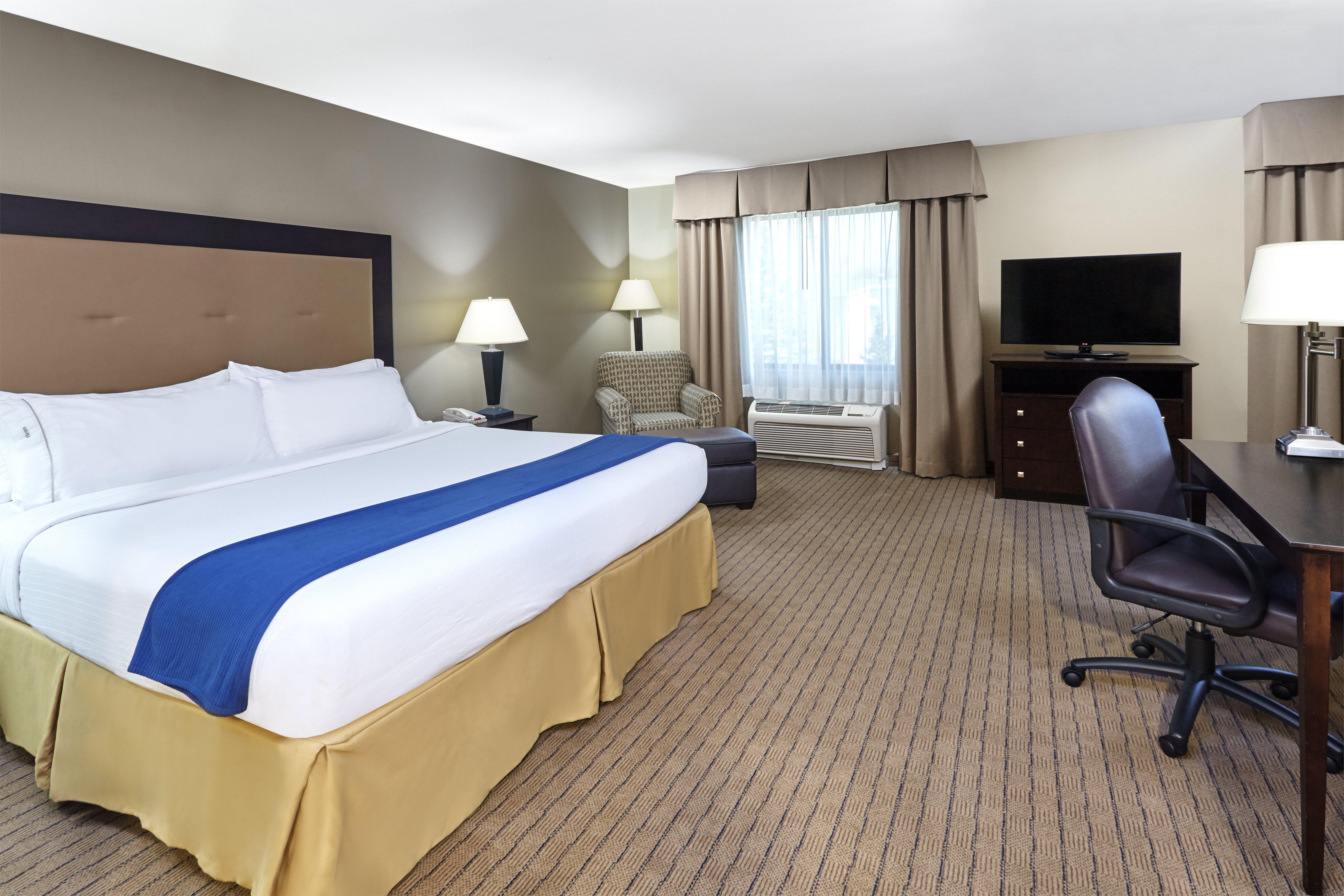 Holiday Inn Express & Suites Madison-Verona By Ihg Exterior photo