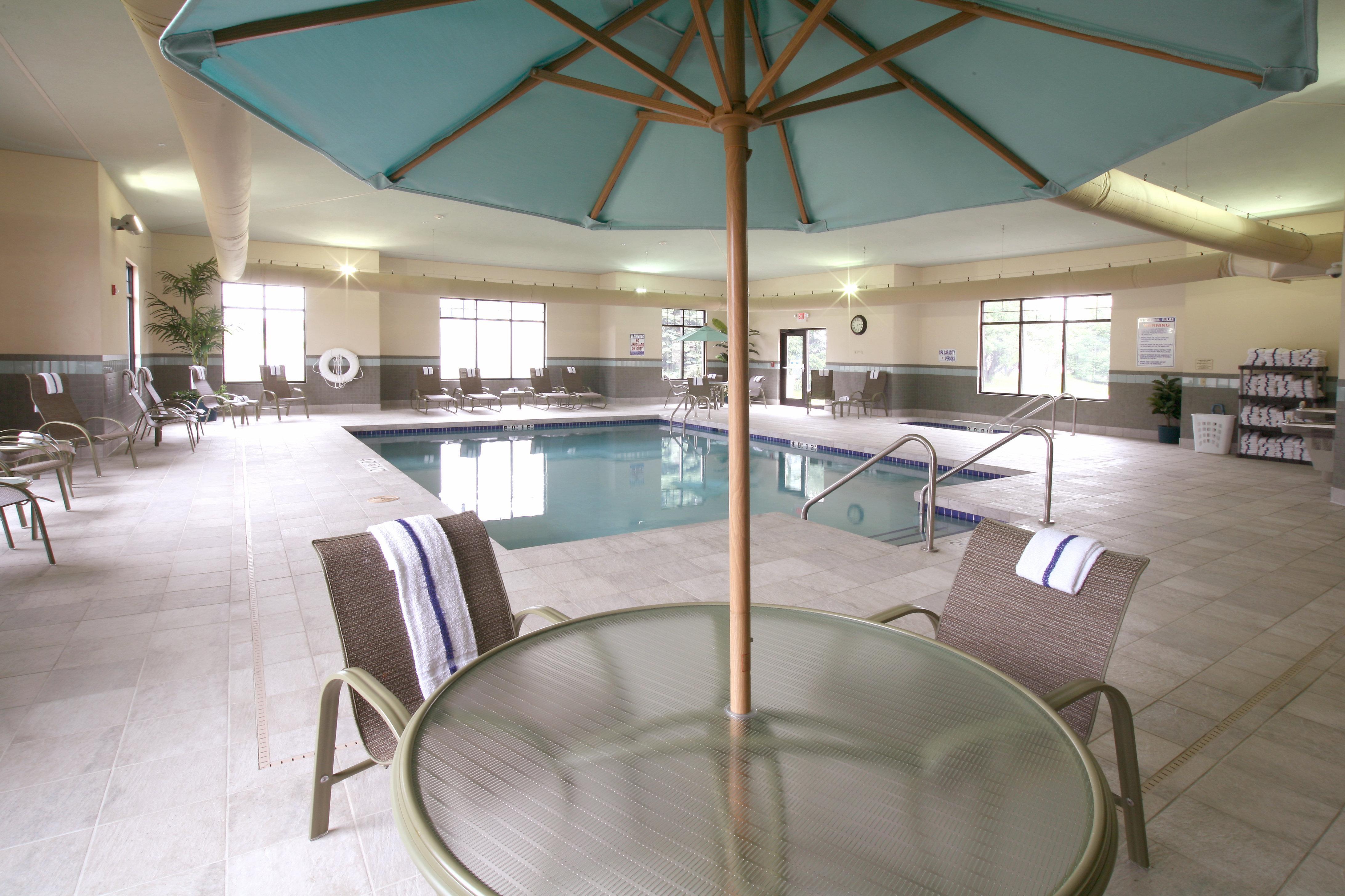 Holiday Inn Express & Suites Madison-Verona By Ihg Exterior photo