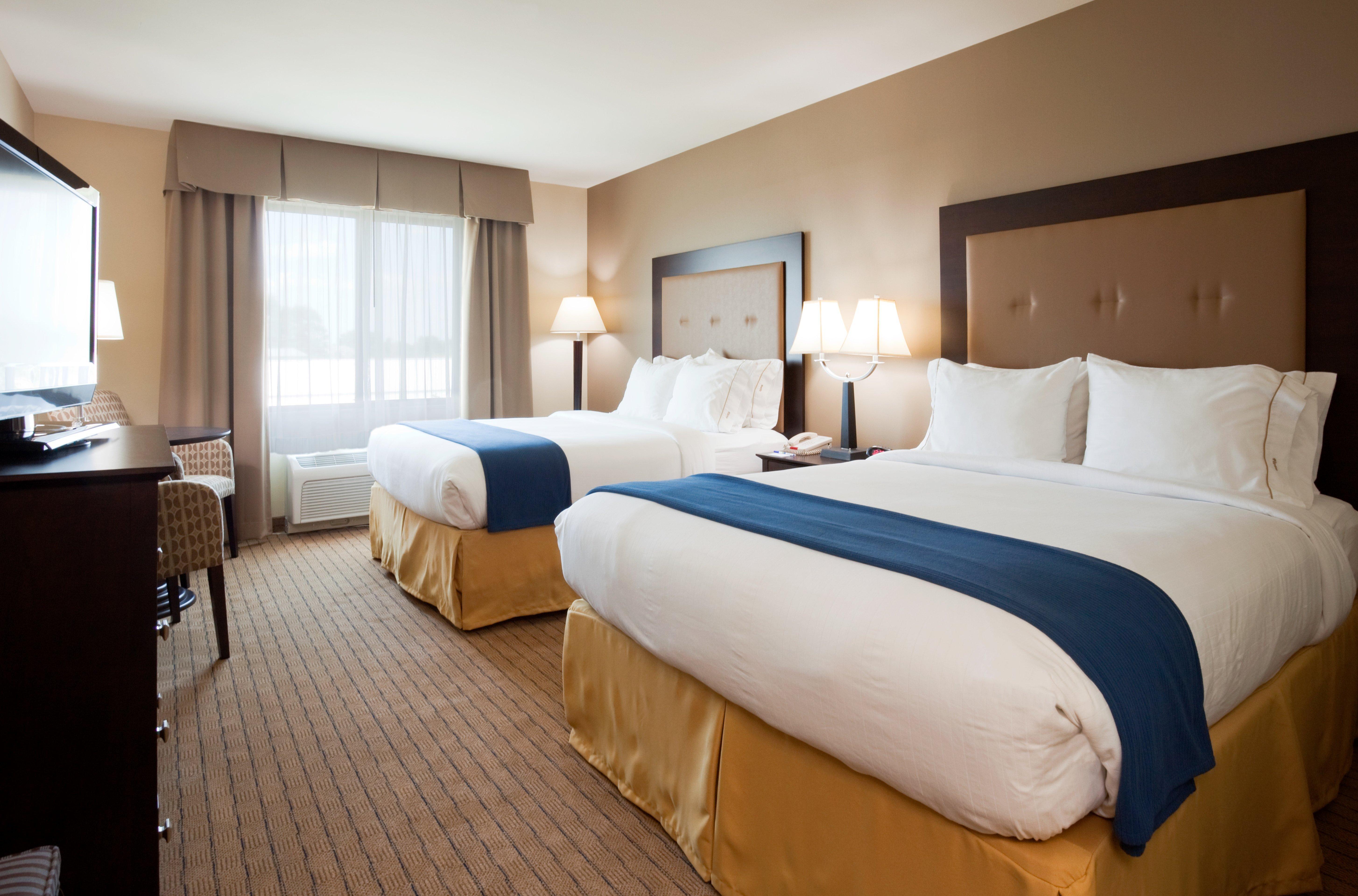 Holiday Inn Express & Suites Madison-Verona By Ihg Exterior photo