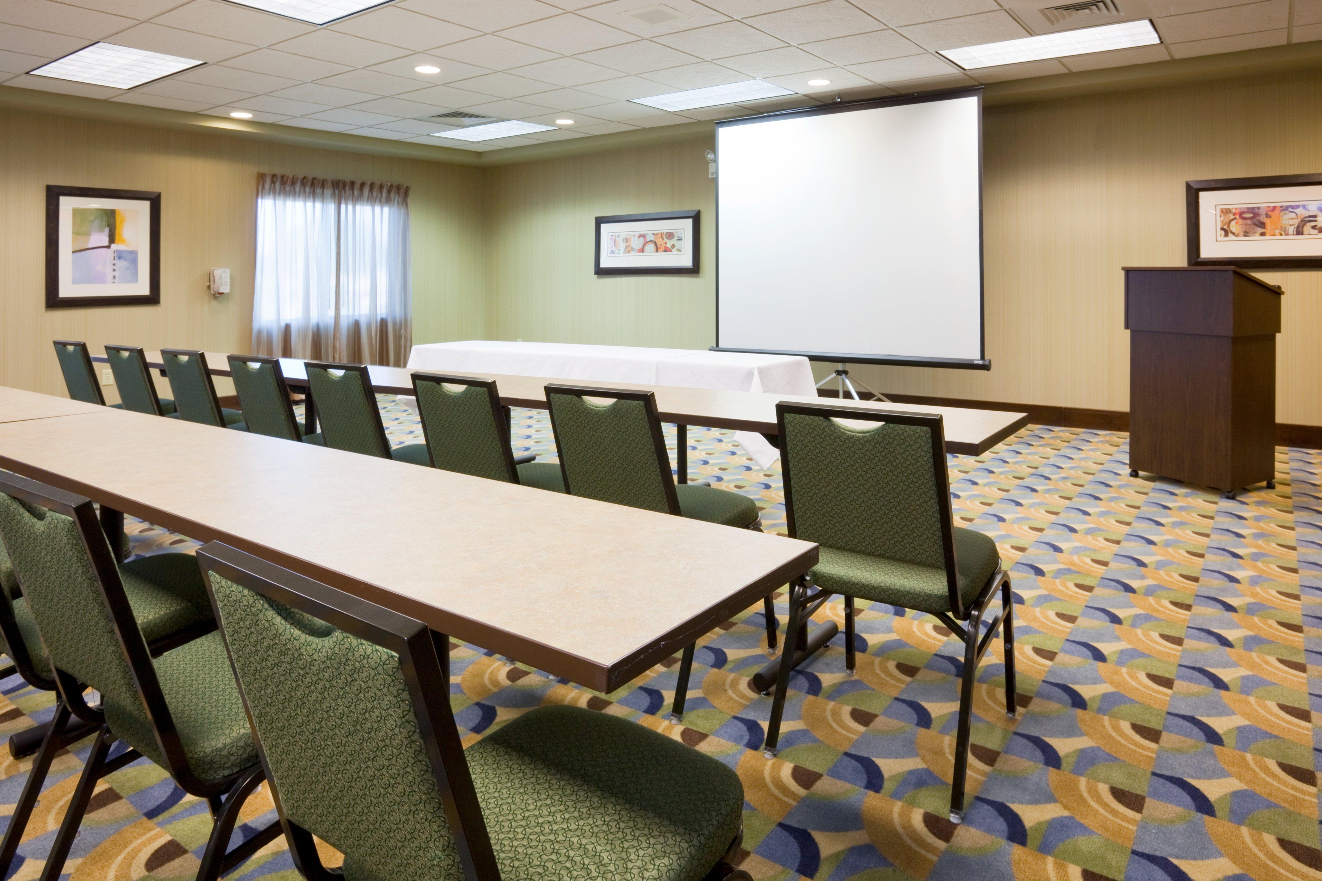 Holiday Inn Express & Suites Madison-Verona By Ihg Exterior photo